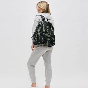 MOTIVATOR - medium TRAVEL BACKPACK

Camouflage Quilted Men's Backpack